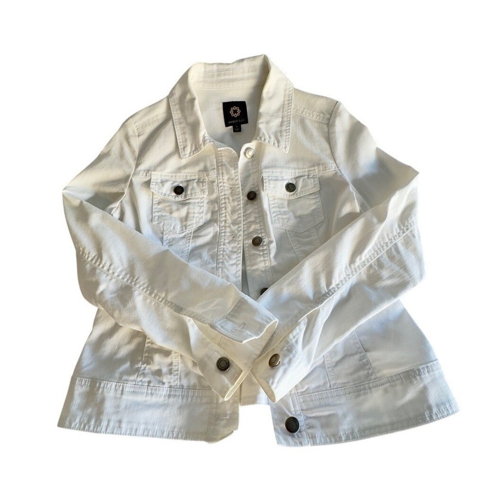 Amber Sun White Jacket with Button Accents